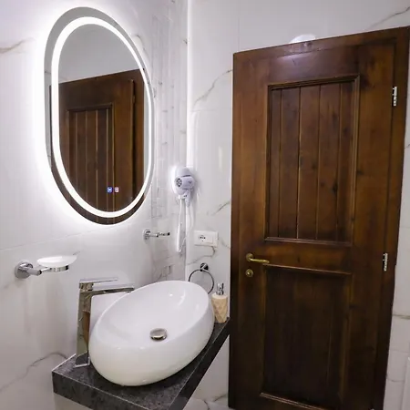 The House Of Dollma , Inside Castle 招待所