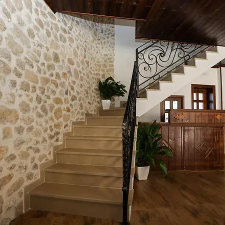 بيت ضيافة The House Of Dollma , Inside Castle Krujë