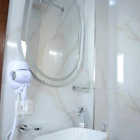 The House Of Dollma , Inside Castle 招待所 Krujë